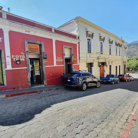 Hotel Kasa Kamelot Central Кетцалтенанго Екстериор снимка